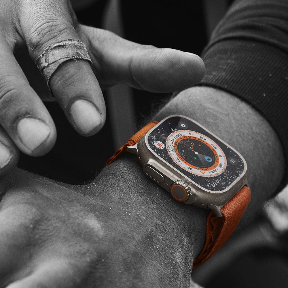 Apple Watch Ultra (GPS + Cellular) - Caja de titanio de 49 mm - Correa Loop Trail amarilla/beis - Talla S/M - Image 6